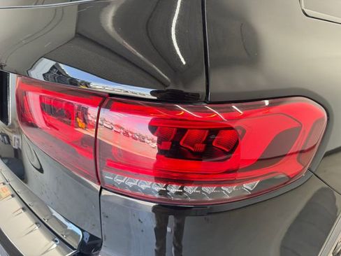 Used 2022 Mercedes-Benz GLB 250 image 32