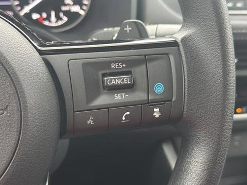 Used 2023 Nissan Rogue SV AWD/4WD image 24