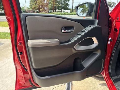 Used 2022 Nissan Frontier SV w/ Technology Package AWD/4WD image 18
