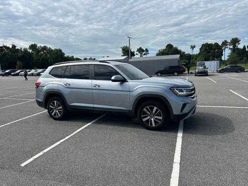 Used 2021 Volkswagen Atlas SE FWD image 2