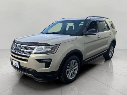 Used 2018 Ford Explorer XLT w/ Equipment Group 202A image 11