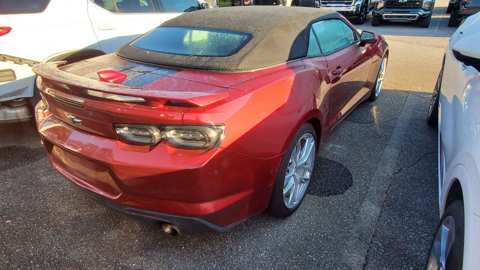 Used 2021 Chevrolet Camaro LT w/ Wild Cherry Design Package 1 RWD image 9