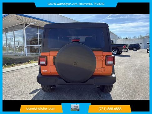 Used 2025 Jeep Wrangler Sport image 4