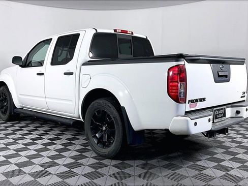 Used 2020 Nissan Frontier SV w/ Midnight Edition Floor Mats RWD image 2