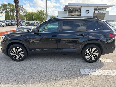 Used 2024 Volkswagen Atlas SE image 3
