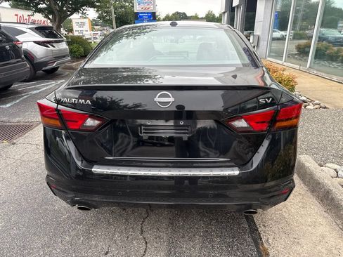 Used 2023 Nissan Altima 2.5 SV w/ SV Premium Package FWD image 5