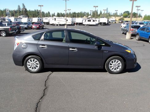 Used 2012 Toyota Prius Prime Plug-In Hybrid FWD image 6