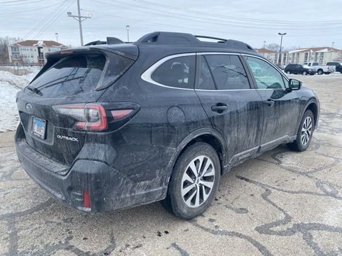 Used 2022 Subaru Outback Premium image 4