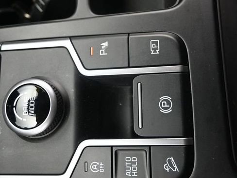 Certified 2024 Kia Sorento S FWD image 36