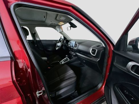 Used 2025 Hyundai Venue SEL FWD image 30