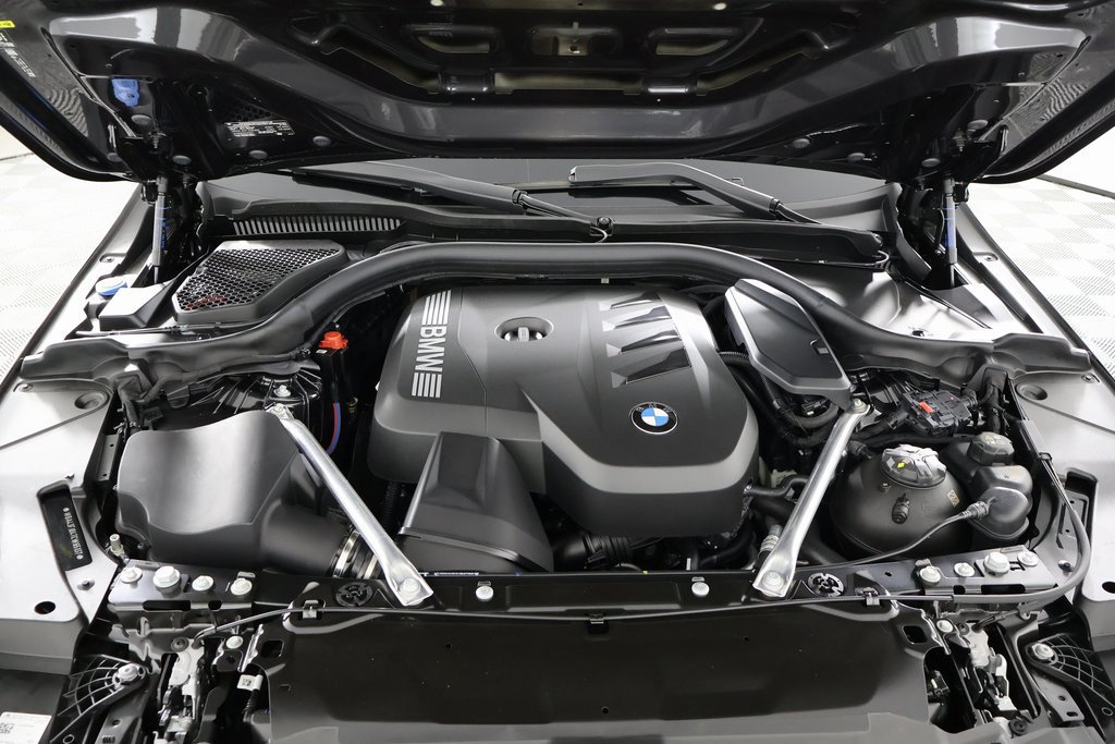 Used 2026 BMW 530i w/ Premium Package RWD image 9