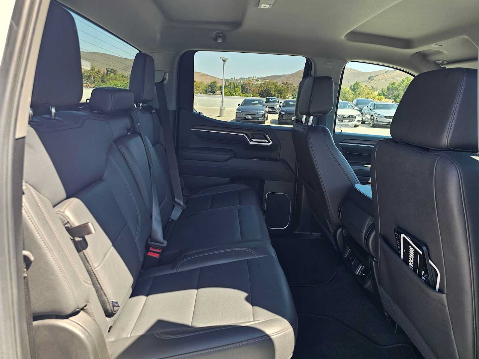 Used 2025 GMC Sierra 1500 SLT RWD image 12