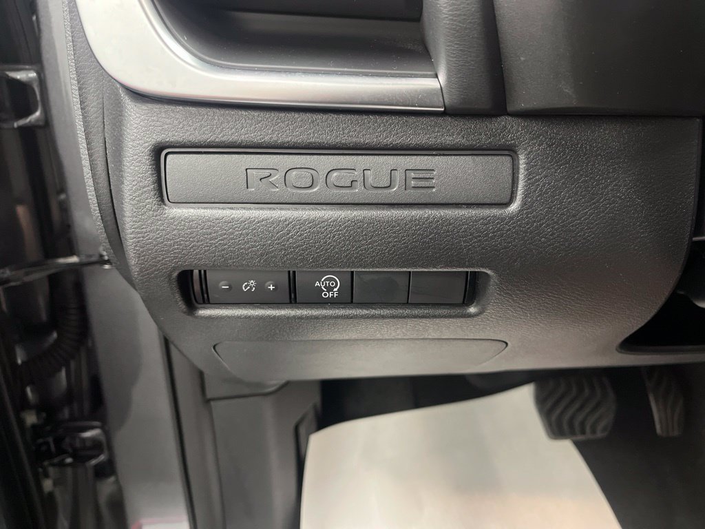 Used 2024 Nissan Rogue S AWD/4WD image 24