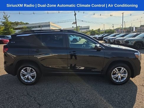 Used 2023 GMC Terrain SLE w/ Driver Convenience Package AWD/4WD image 2