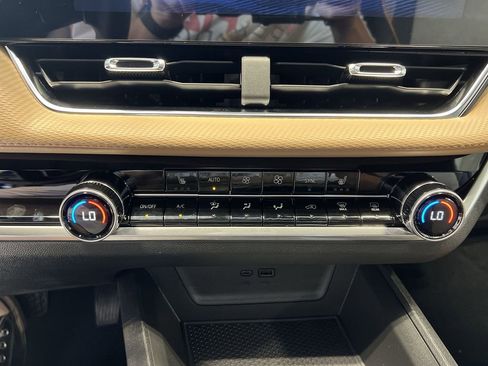 New 2026 Chevrolet Equinox ACTIV image 17