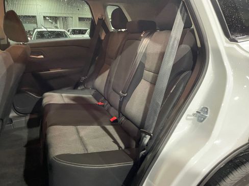 Used 2025 Nissan Rogue SV AWD/4WD image 21
