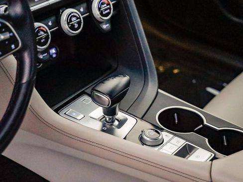 Used 2023 Genesis G70 2.0T image 20