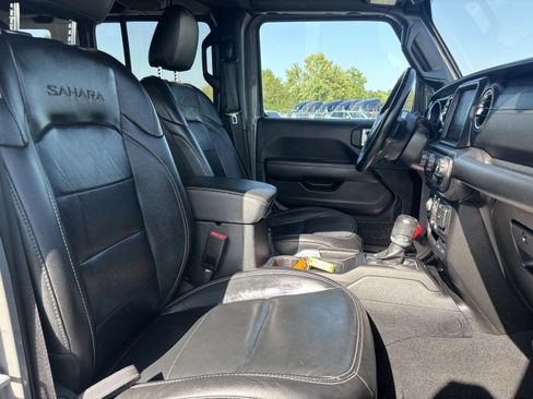 Used 2021 Jeep Wrangler Unlimited Sahara w/ Cold Weather Group AWD/4WD image 25