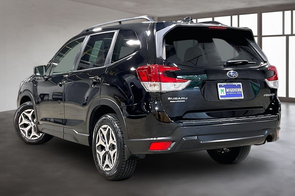 Used 2019 Subaru Forester Premium w/ All-Weather Package AWD/4WD image 4