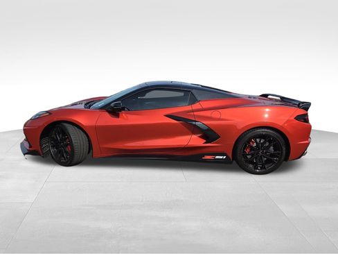 Used 2023 Chevrolet Corvette Stingray Premium Conv w/ Z51 Performance Package RWD image 3