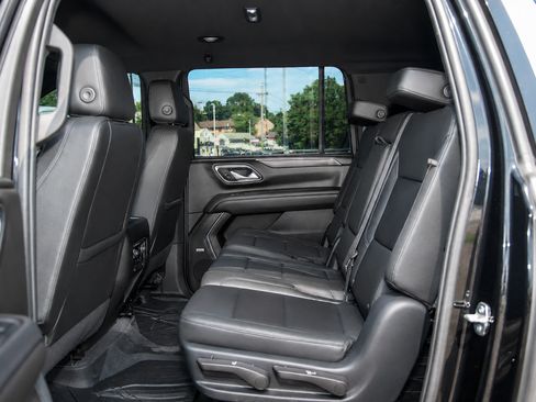 Used 2023 Chevrolet Suburban LT AWD/4WD image 9