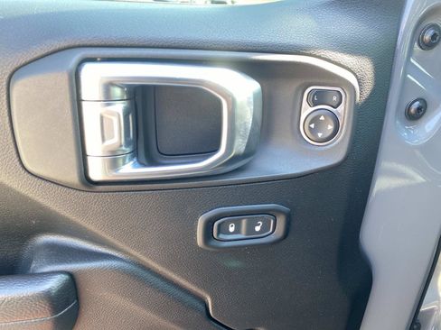 Used 2023 Jeep Wrangler Unlimited Rubicon 4xe w/ Cold Weather Group AWD/4WD image 21