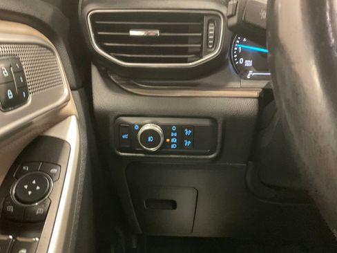 Used 2021 Ford Explorer Limited w/ Equipment Group 301A image 9