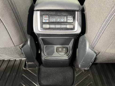 Used 2020 Subaru Ascent Premium w/ Convenience Package AWD/4WD image 18