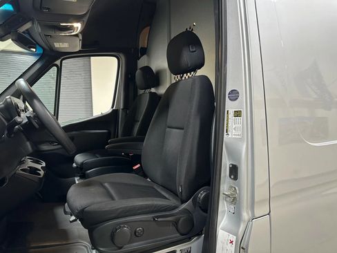 Used 2019 Mercedes-Benz Sprinter 4x4 170 image 19
