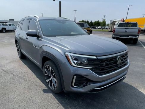 Used 2024 Volkswagen Atlas SEL Premium R-Line image 4