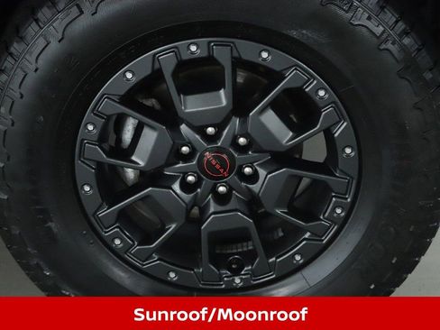 Certified 2022 Nissan Frontier PRO-4X w/ Pro-4X Premium Package image 12