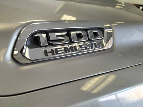 Used 2019 RAM 1500 Laramie AWD/4WD image 18