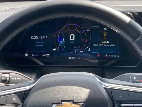New 2025 Chevrolet Equinox LT w/ Convenience Package II AWD/4WD image 11