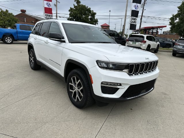 Used 2024 Jeep Grand Cherokee Limited AWD/4WD image 12