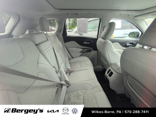 Used 2019 Jeep Cherokee Limited AWD/4WD image 9