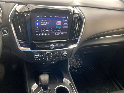 Used 2023 Chevrolet Traverse LT FWD image 30