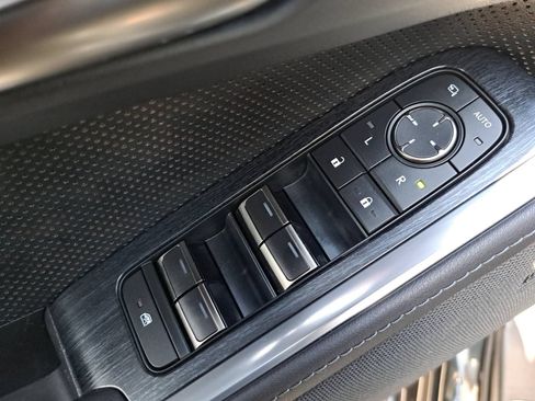 Used 2024 Lexus GX 550 w/ Accessory Package (31) AWD/4WD image 31