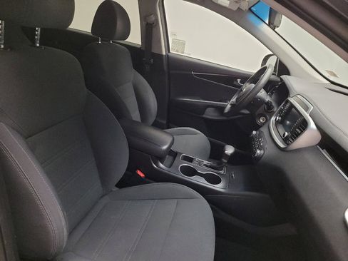 Used 2019 Kia Sorento FWD image 21