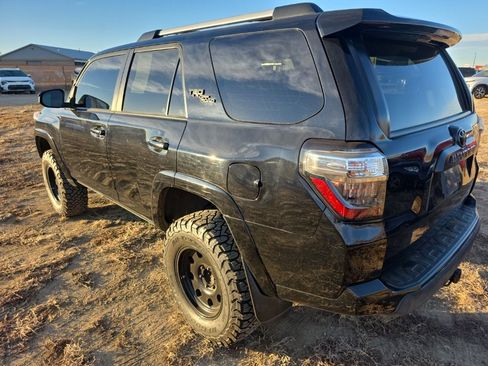 Used 2018 Toyota 4Runner TRD Off-Road image 3