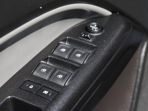 Used 2021 Chevrolet Colorado W/T w/ Custom Special Edition image 15