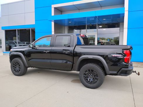 Used 2023 Chevrolet Colorado Trail Boss w/ Technology Package AWD/4WD image 10