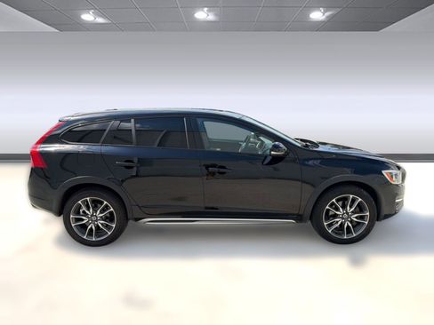 Used 2015 Volvo V60 T5 Cross Country w/ Convenience Package AWD/4WD image 8