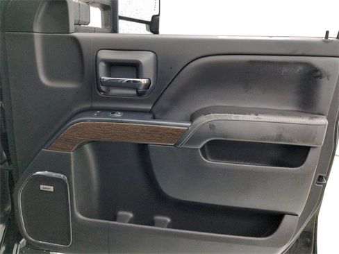 Used 2019 GMC Sierra 3500 Denali image 39