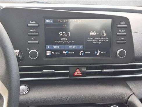 Certified 2025 Hyundai Elantra Hybrid FWD image 11