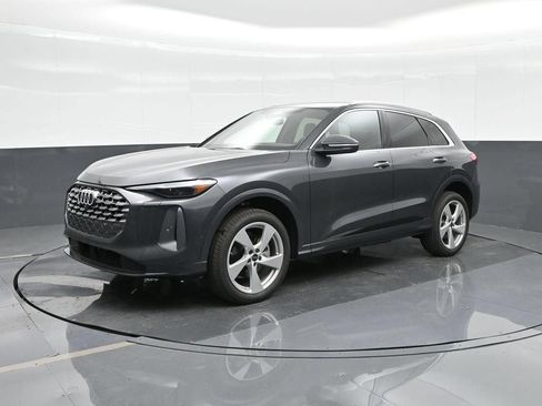 Used 2025 Audi Q5 Premium Plus w/ Premium Plus AWD/4WD image 6