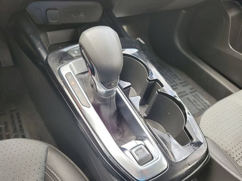 Used 2025 Chevrolet Trax LT w/ Driver Confidence Package FWD image 17