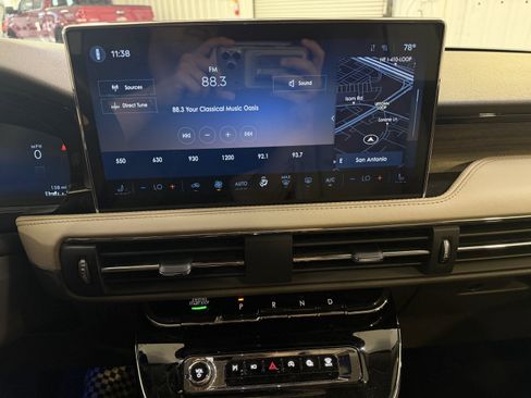 Used 2024 Lincoln Corsair Reserve FWD image 19