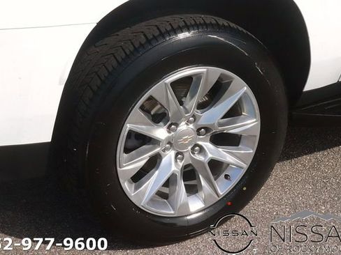 Used 2023 Chevrolet Suburban Premier image 7