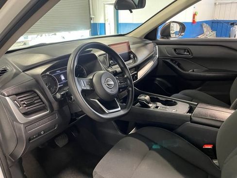 Used 2024 Nissan Rogue S FWD image 23