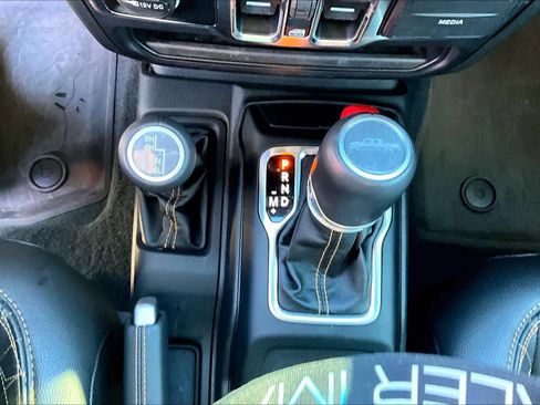 Certified 2023 Jeep Gladiator Overland image 61